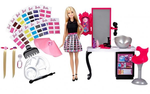 Mattel Barbie Zestaw Mix Kolorów z Mebelkami DLH63
